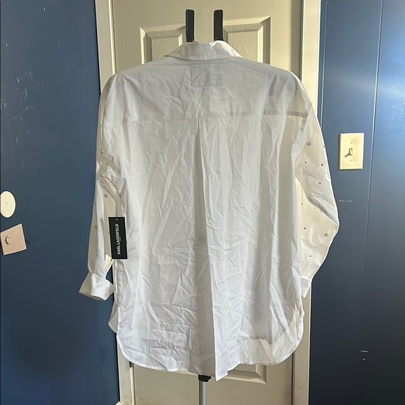White Casual Button Down Shirt with Relaxed Fit - Picture 2 of 7